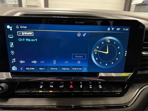 Used 2025 Chevrolet Silverado 2500 ZR2 w/ Technology Package image 16