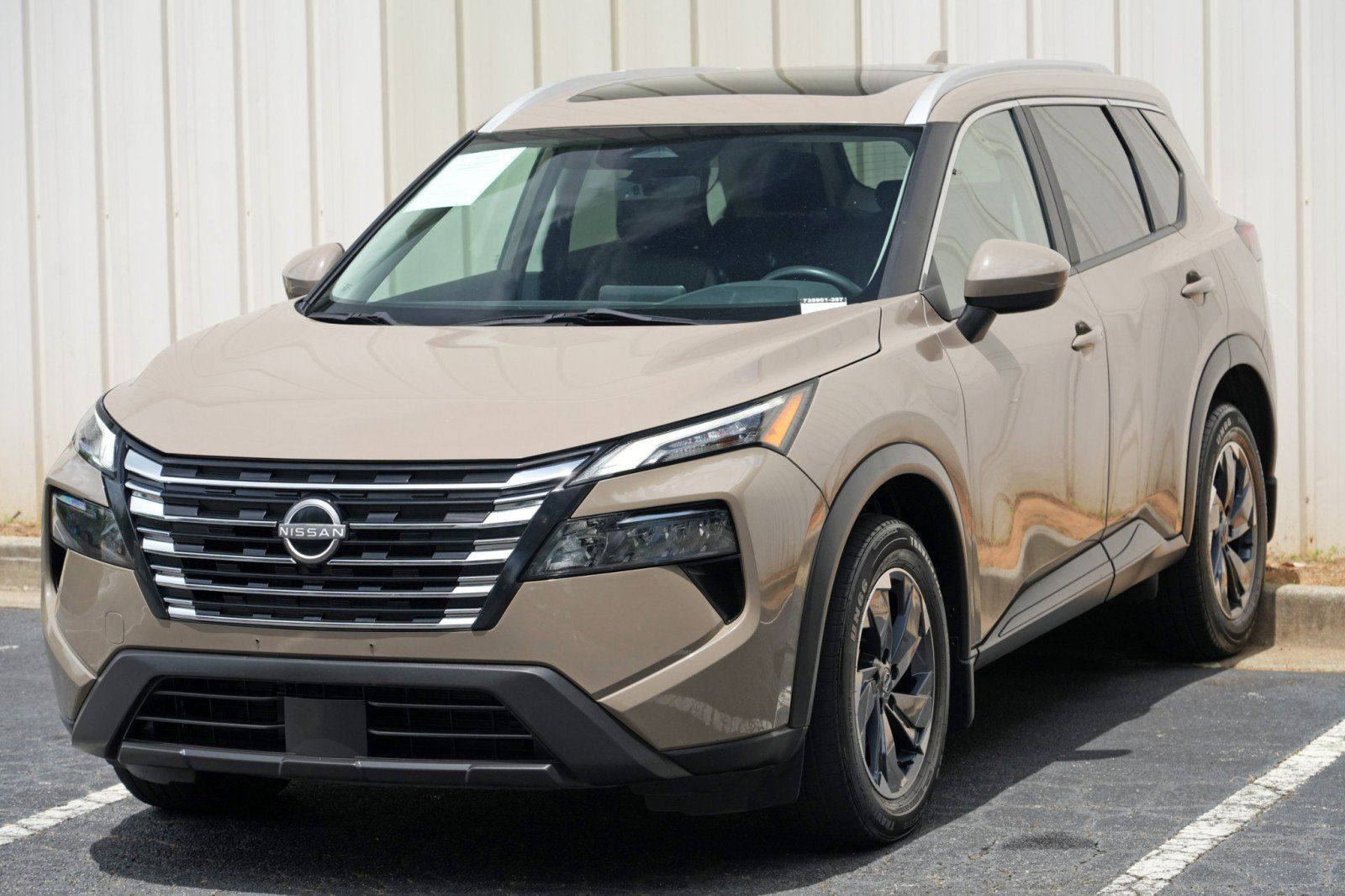 Used 2024 Nissan Rogue SV w/ SV Premium Package FWD image 44
