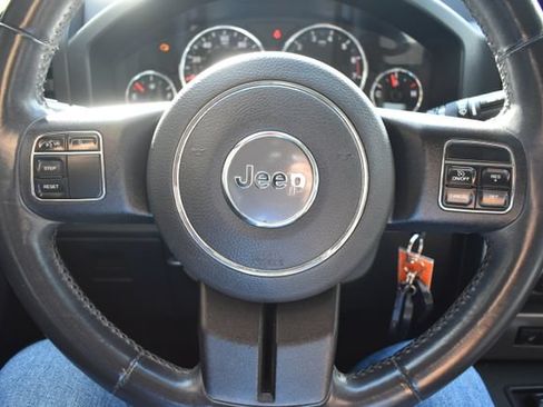 Used 2012 Jeep Liberty Sport AWD/4WD image 20