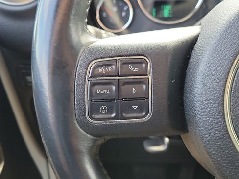 Used 2014 Jeep Wrangler Unlimited Rubicon w/ Connectivity Group AWD/4WD image 28