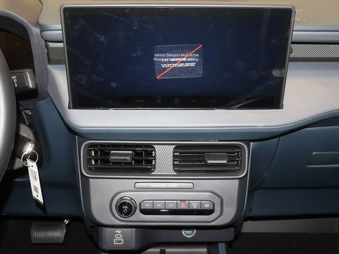 New 2025 Ford Maverick XL image 18