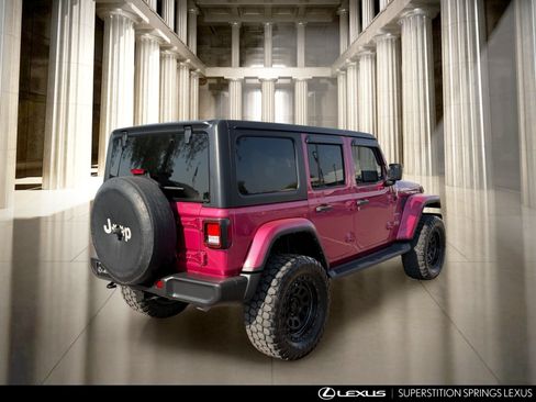 Used 2022 Jeep Wrangler Unlimited Sahara AWD/4WD image 8