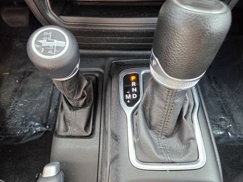 Used 2023 Jeep Wrangler Sport AWD/4WD image 27