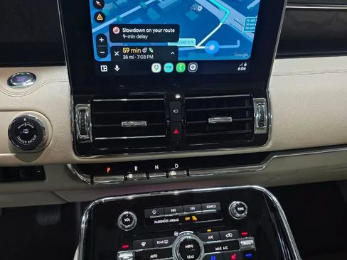 Used 2019 Lincoln Navigator Reserve AWD/4WD image 10