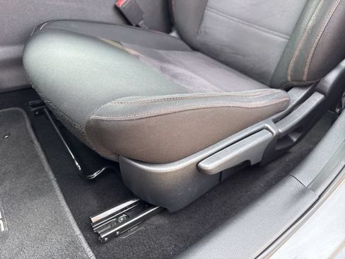 Used 2025 Nissan Sentra SR FWD image 34