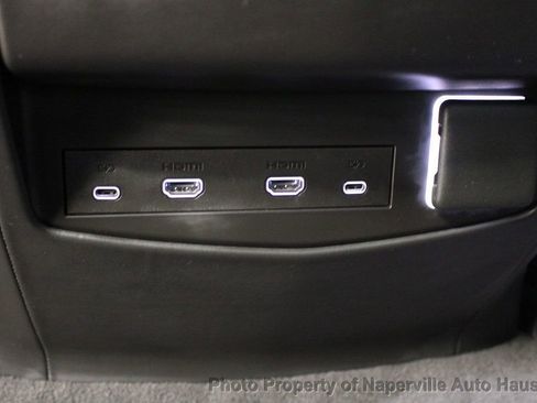 Used 2025 Cadillac Escalade ESV Sport Platinum w/ LPO, ONYX Package image 45