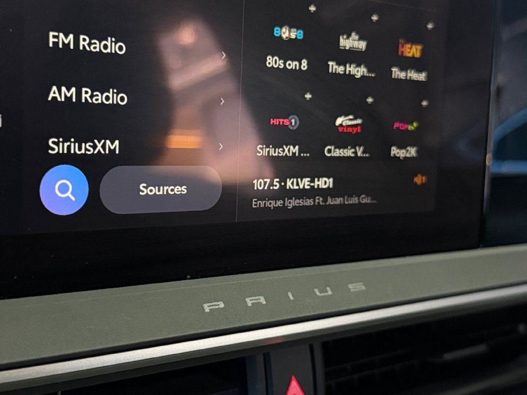 Used 2024 Toyota Prius LE FWD image 22