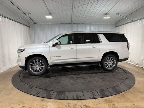 Used 2021 Chevrolet Suburban High Country image 2