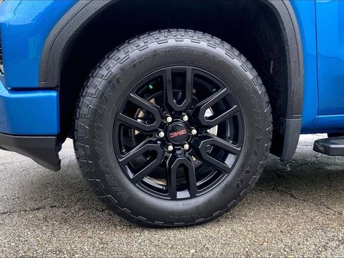 Used 2023 GMC Sierra 1500 Elevation AWD/4WD image 9