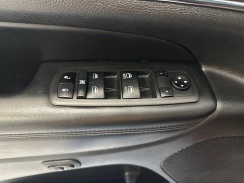 Used 2022 Jeep Grand Cherokee Limited AWD/4WD image 30