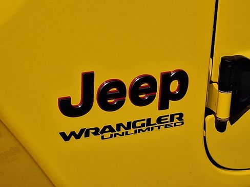 Used 2021 Jeep Wrangler Unlimited Rubicon AWD/4WD image 31