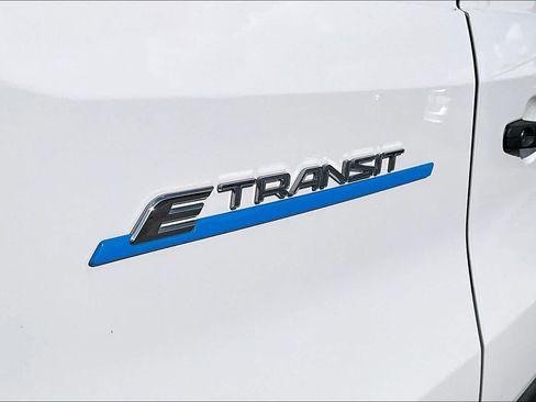 Used 2022 Ford E-Transit Medium Roof RWD image 9