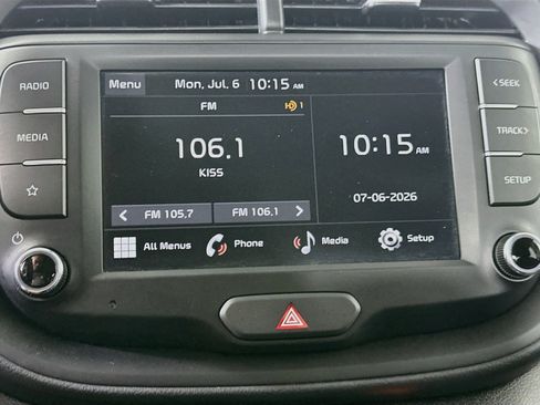 Used 2025 Kia Soul LX w/ LX Technology Package FWD image 19