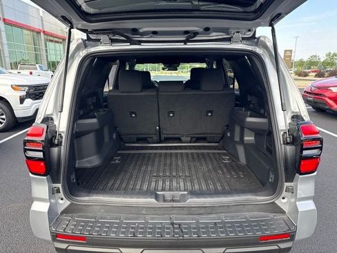 Certified 2025 Toyota 4Runner SR5 AWD/4WD image 14