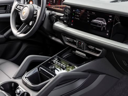 Certified 2026 Porsche Cayenne AWD/4WD image 61