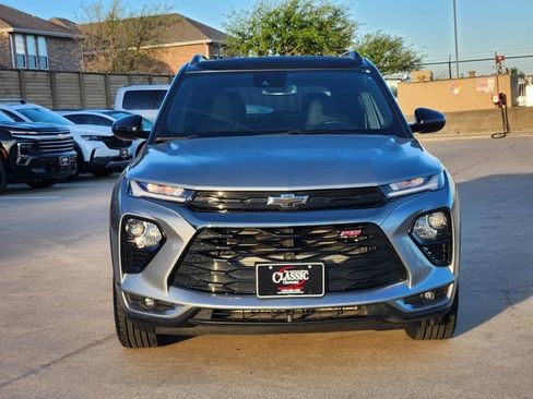 Used 2023 Chevrolet TrailBlazer RS w/ Sun and Liftgate Package FWD image 9