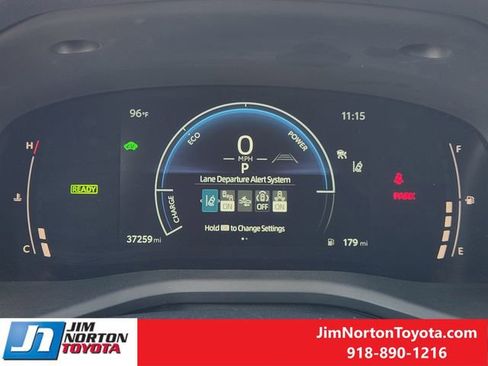 Used 2025 Toyota Camry SE FWD image 16