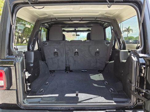 Used 2023 Jeep Wrangler Sport S image 15