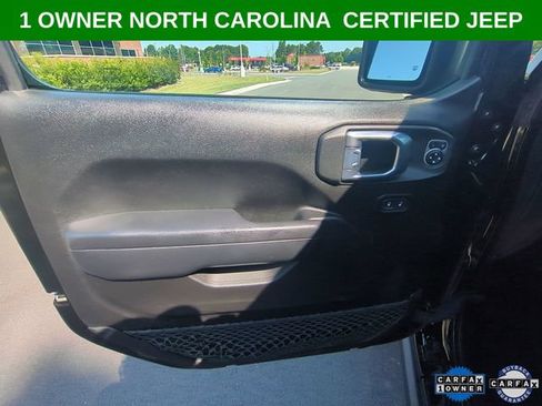 Used 2023 Jeep Wrangler Unlimited Rubicon w/ Cold Weather Group AWD/4WD image 30