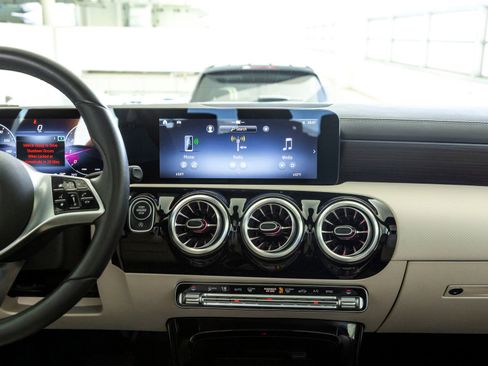 Used 2025 Mercedes-Benz CLA 250 CLA 250 image 14