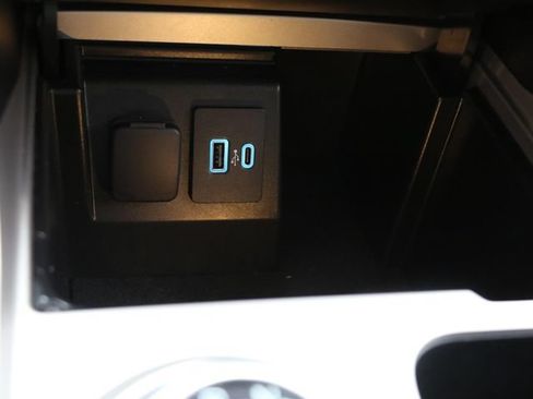 Used 2023 Ford Explorer XLT w/ Equipment Group 202A AWD/4WD image 26