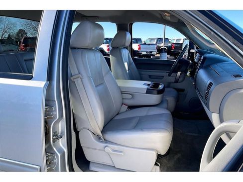 Used 2012 GMC Sierra 2500 SLE w/ SLE Preferred Package AWD/4WD image 8