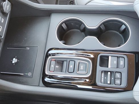 New 2025 Honda Pilot Touring image 19