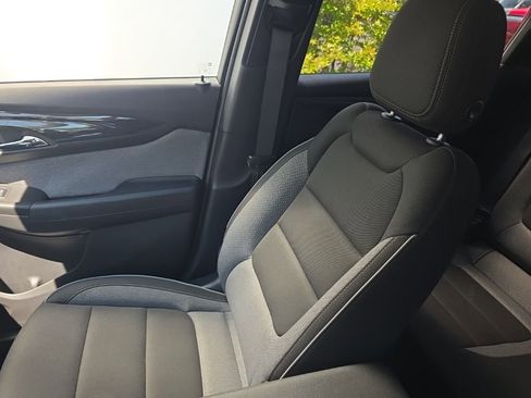 Used 2025 Chevrolet TrailBlazer LT AWD/4WD image 25