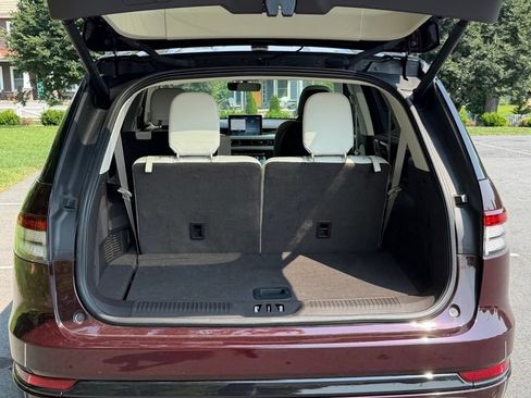 Used 2023 Lincoln Aviator Black Label AWD/4WD image 10