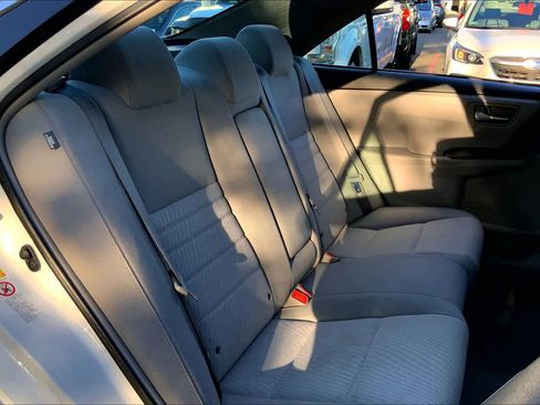 Used 2016 Toyota Camry LE image 19