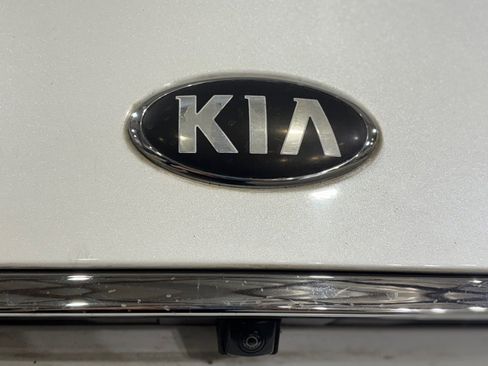 Used 2014 Kia Cadenza Premium w/ Technology Package image 34