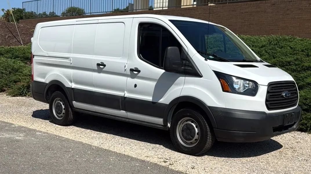 Used 2018 Ford Transit 150 130 Low Roof RWD image 3