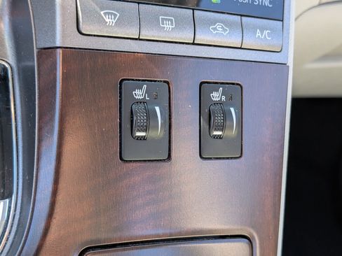 Used 2010 Toyota Venza AWD image 28
