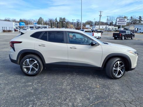 New 2026 Chevrolet Trax RS w/ Driver Confidence Package image 3