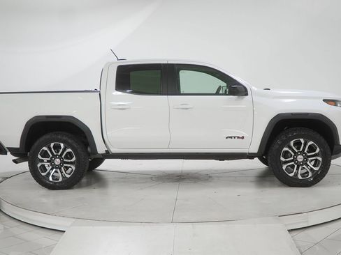Used 2023 GMC Canyon AT4 w/ AT4 Premium Package AWD/4WD image 11