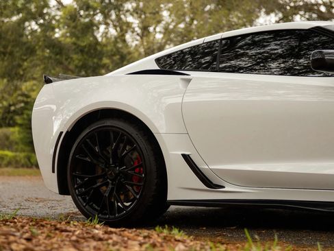 Used 2019 Chevrolet Corvette Z06 image 9