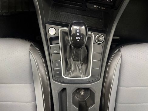 Used 2025 Volkswagen Jetta SE FWD image 22