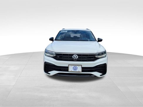 Certified 2024 Volkswagen Tiguan SE R-Line AWD/4WD image 2