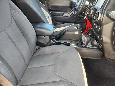 Used 2015 Jeep Wrangler Unlimited Sport AWD/4WD image 13
