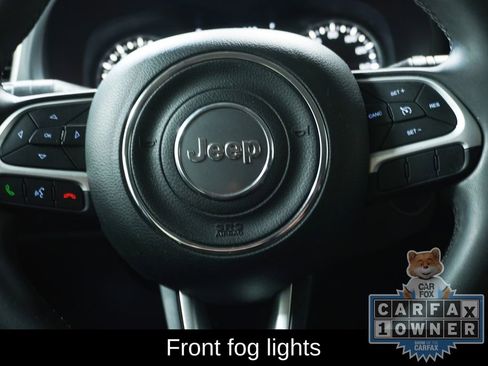 Used 2019 Jeep Renegade Latitude AWD/4WD image 4