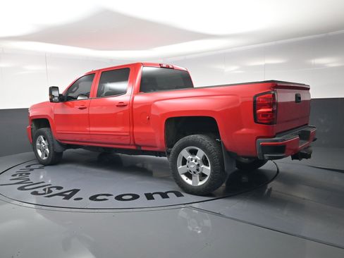 Used 2019 Chevrolet Silverado 2500 LT w/ LT Convenience Package image 7