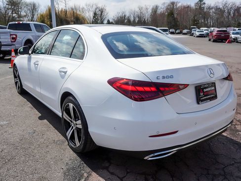 Used 2025 Mercedes-Benz C 300 4MATIC Sedan image 4