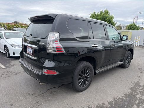 Used 2021 Lexus GX 460 Premium w/ Premium Package image 3