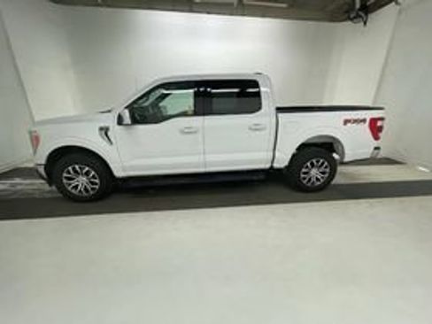 Used 2022 Ford F150 Lariat w/ FX4 Off-Road Package AWD/4WD image 4