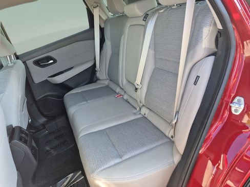 Certified 2023 Nissan Rogue SV FWD image 18
