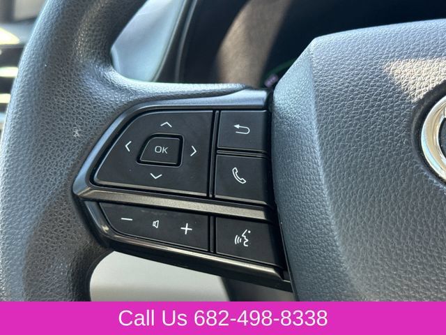 Used 2023 Toyota Sienna LE FWD image 28