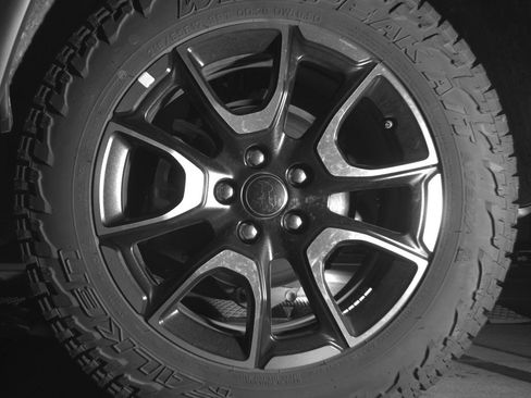 Used 2025 Jeep Compass Trailhawk image 14