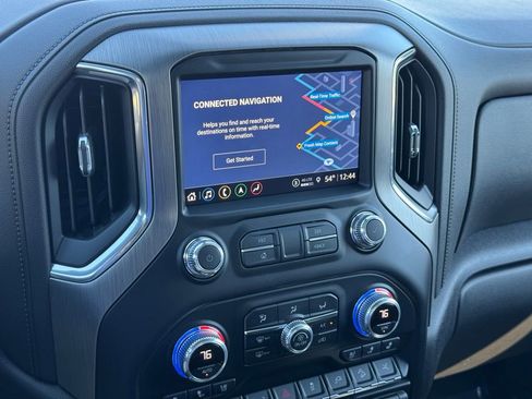 Used 2022 GMC Sierra 2500 Denali w/ Denali Black Diamond Edition image 27