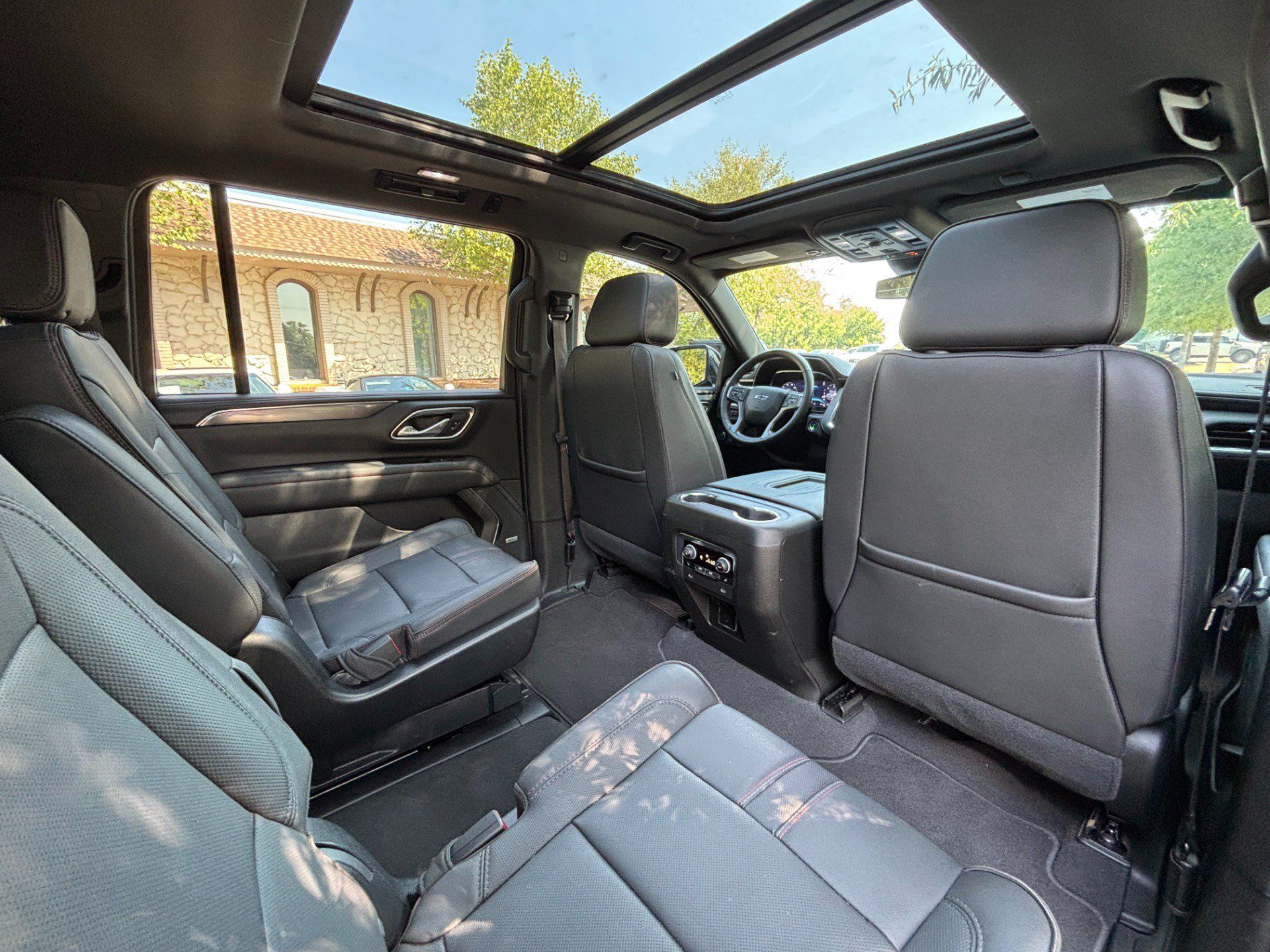 Used 2023 Chevrolet Suburban RST w/ Sport Performance Package AWD/4WD image 27