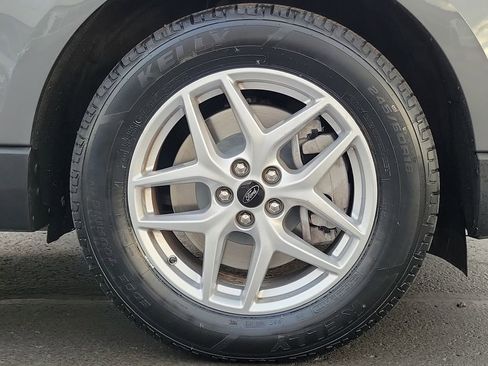 Certified 2024 Ford Edge SEL image 9